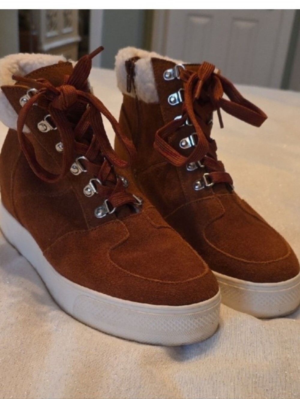 Steve Madden Lakes Hidden Wedge Cognac Leather Sherpa Lined Ankle Boots Sz 9